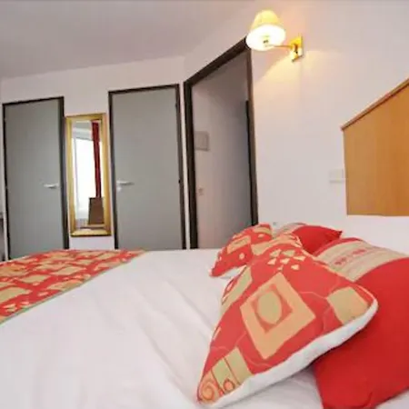 酒店 Logis Le Bourbon 3*