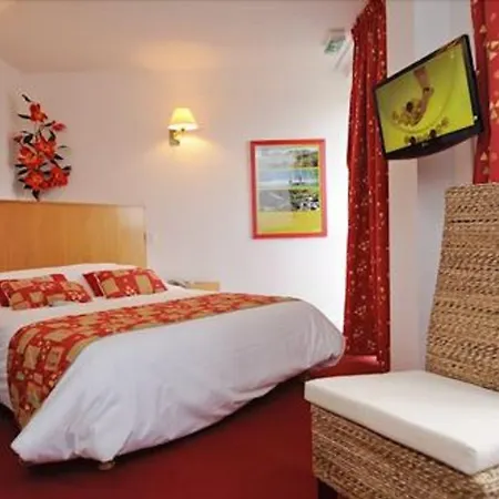 Logis Le Bourbon 3*