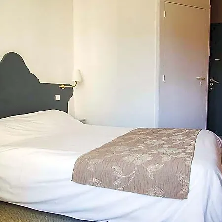 Logis Le Bourbon Hotel 3*