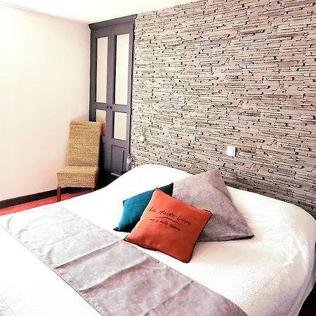 Hotel Logis Le Bourbon 3*
